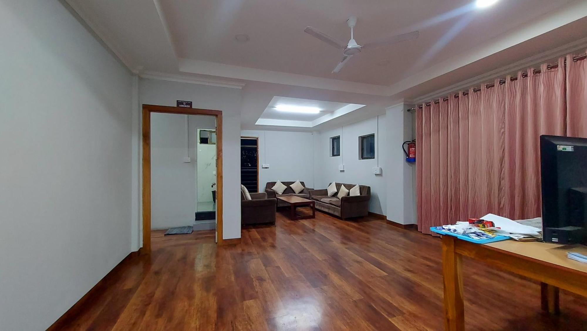 Hotel Dinthar Zara Āīzawl Екстериор снимка
