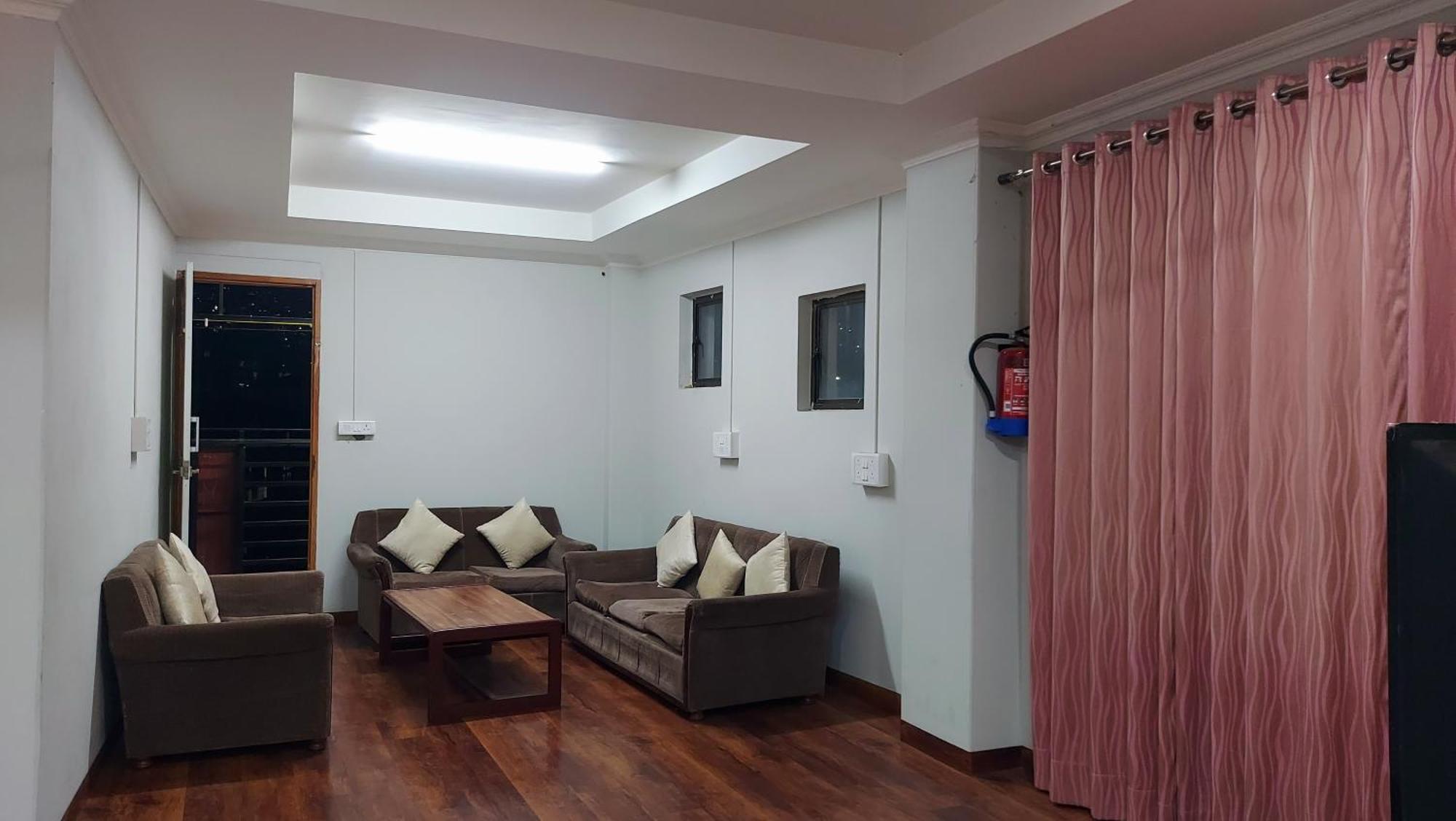 Hotel Dinthar Zara Āīzawl Екстериор снимка